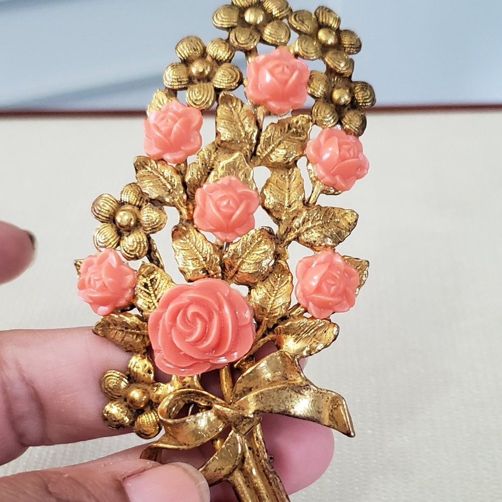 Vintage brooch coral color flowers and gold tone